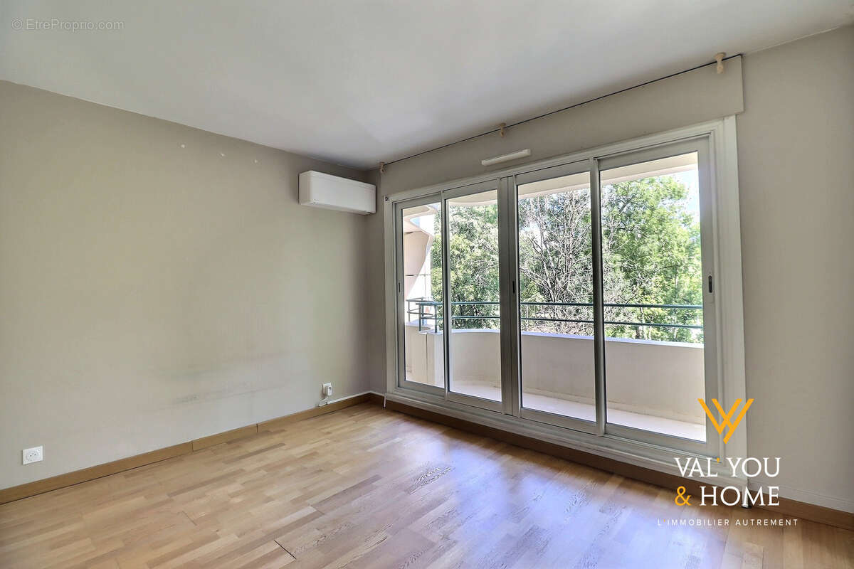 Appartement T4 90 m2 3 chambres 5ème Etage/6 avec ascenseur / Cave / Garage fermé - photo 7