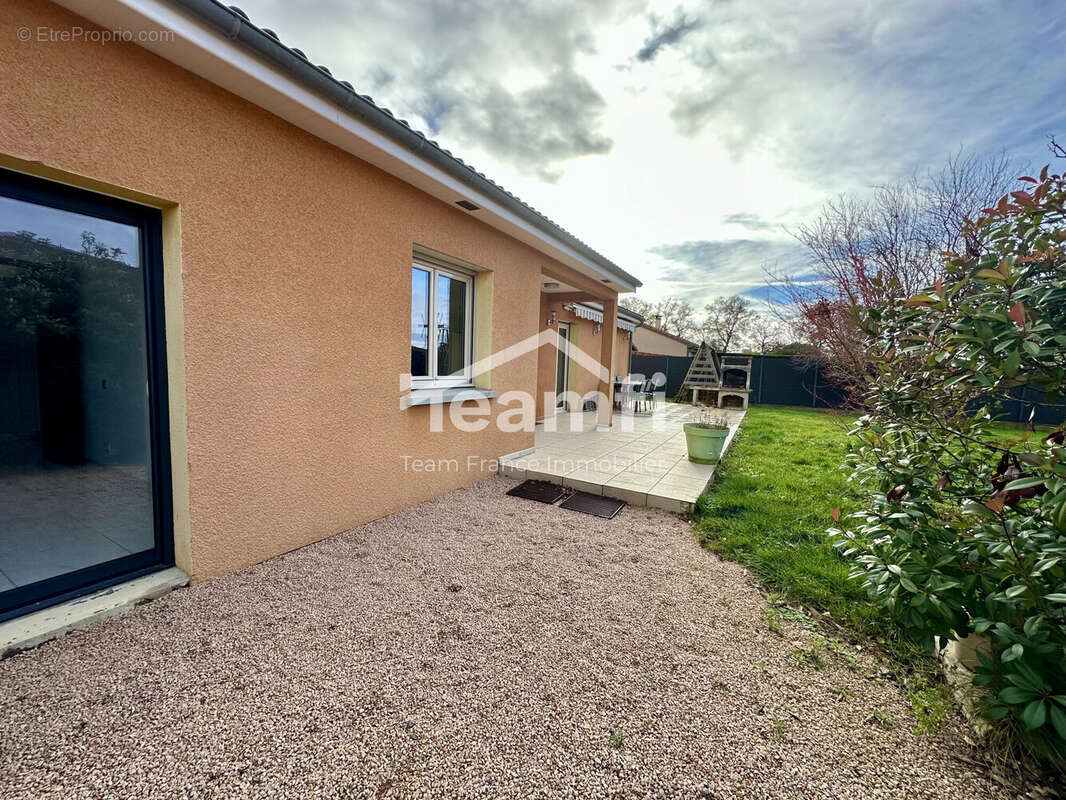 Maison à PUY-GUILLAUME