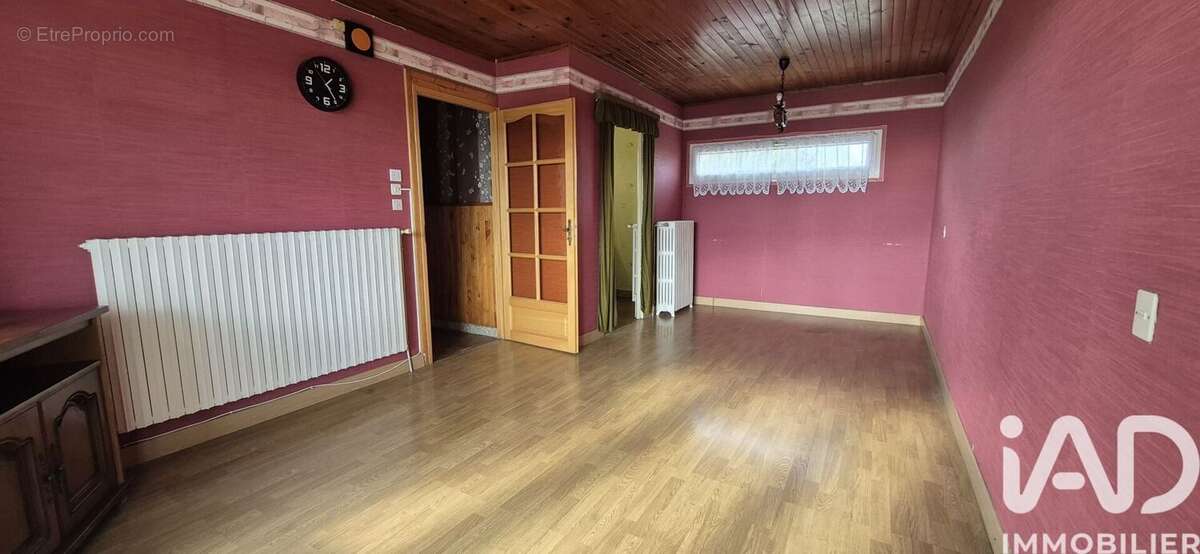 Photo 2 - Maison à MONTOIS-LA-MONTAGNE