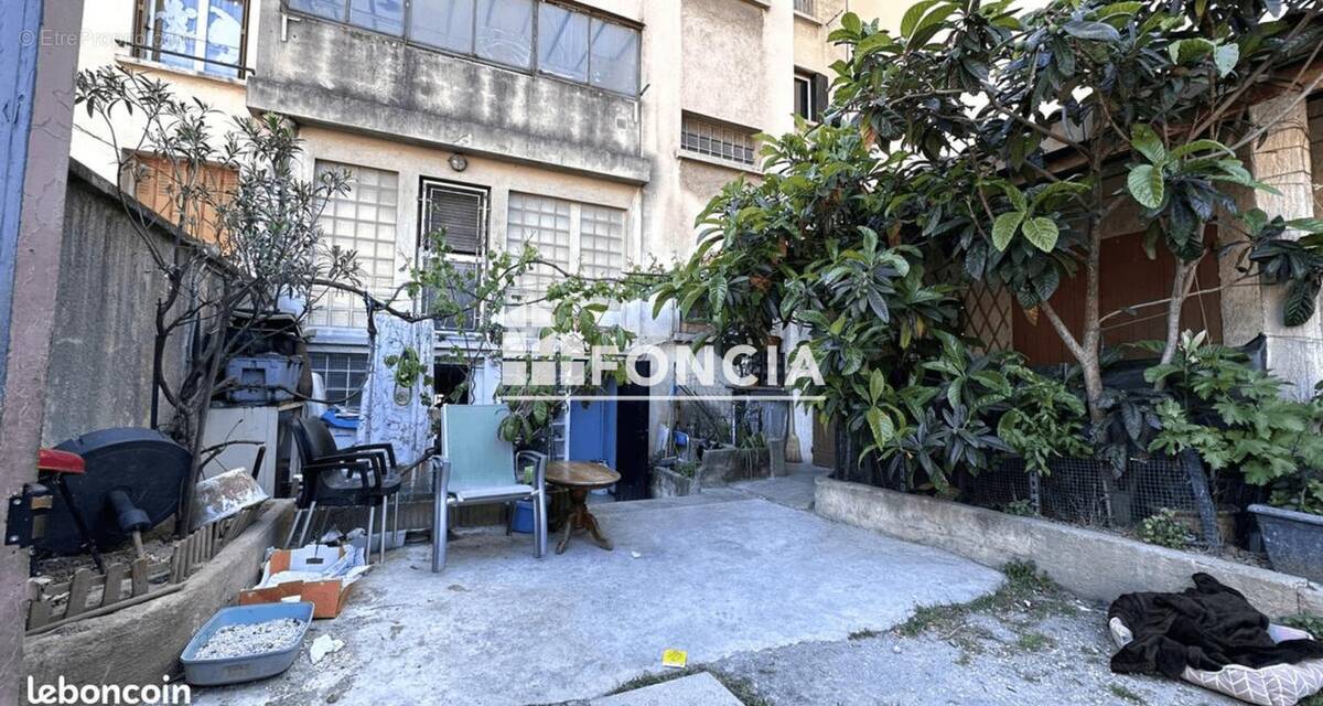 Appartement à MARSEILLE-3E
