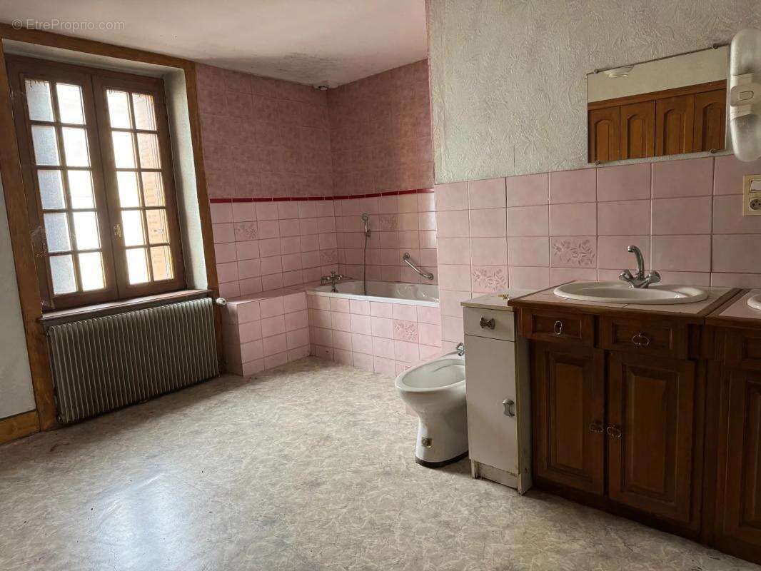 Maison à CHABRELOCHE