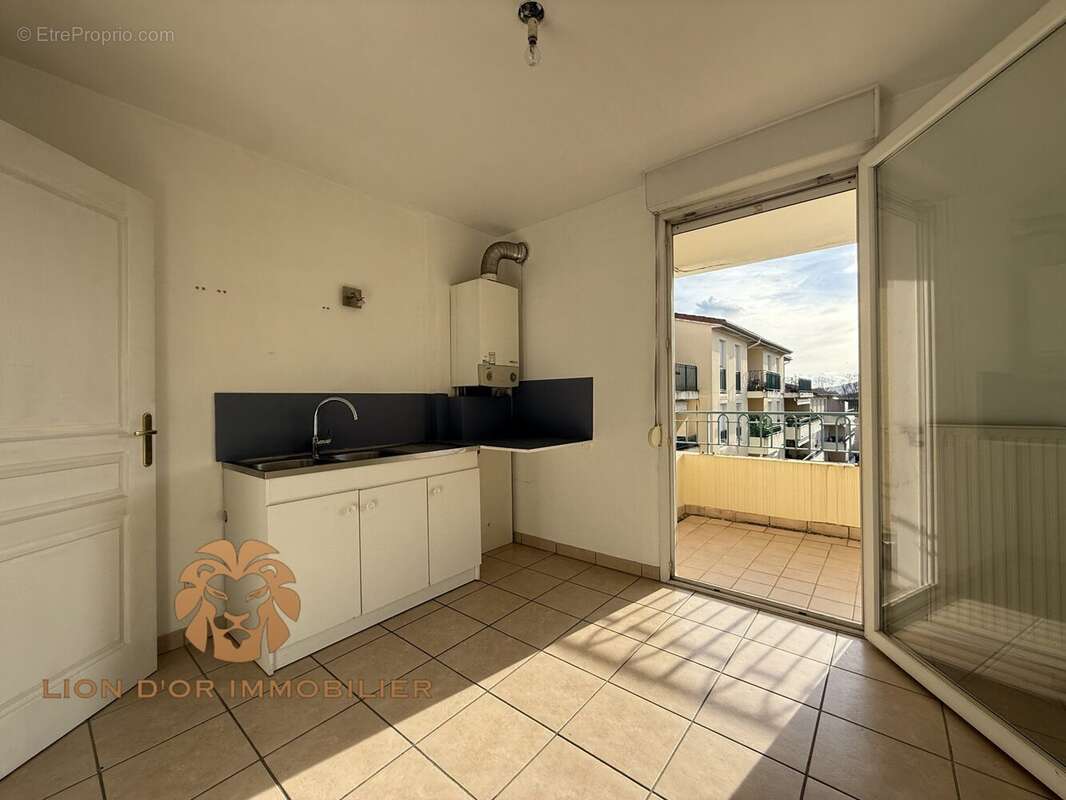 Appartement à NEUVILLE-SUR-SAONE