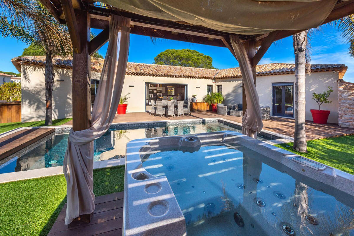 Maison à PUGET-SUR-ARGENS