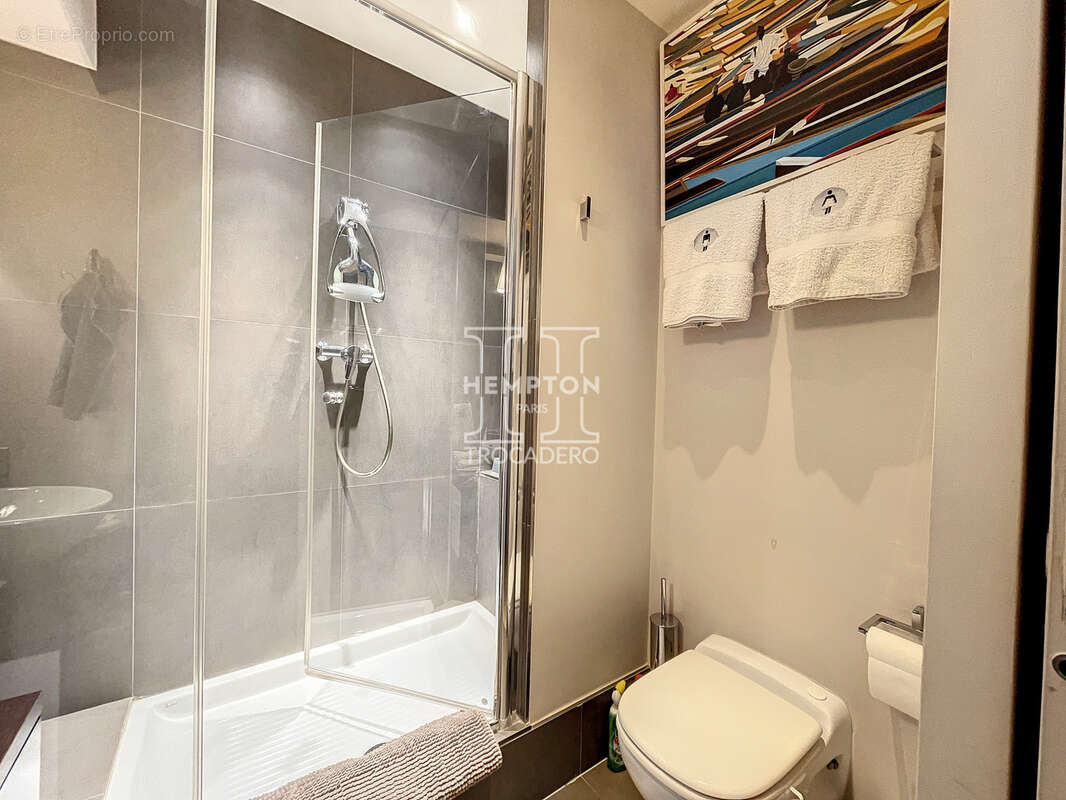 Appartement à PARIS-16E