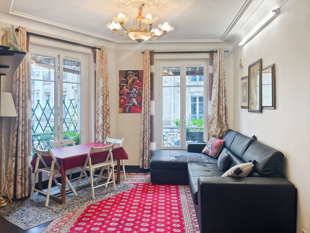 Appartement à PARIS-18E