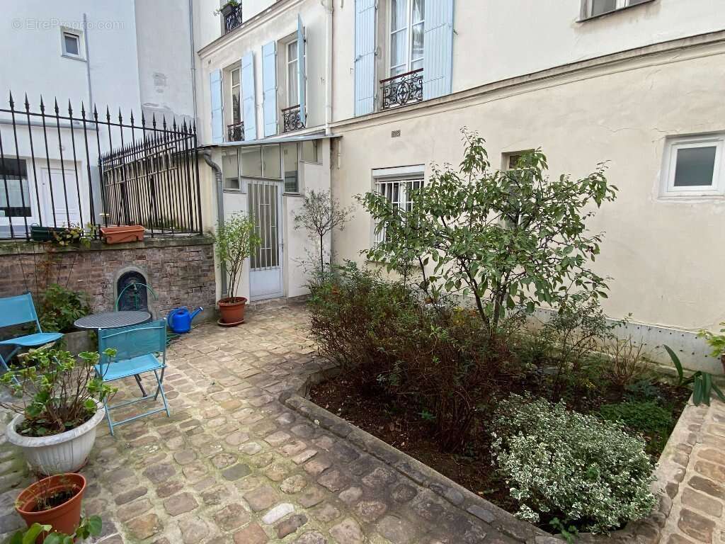 Appartement à PARIS-20E