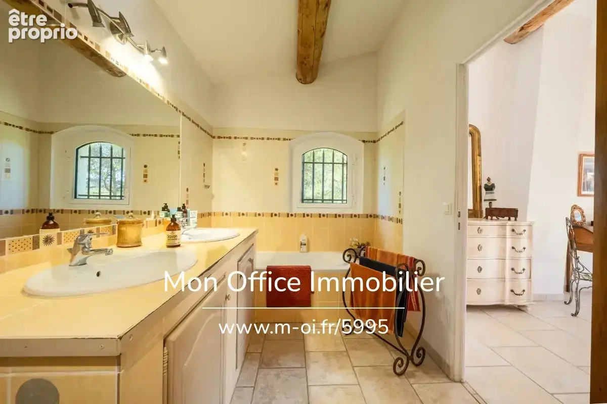 Référence : 6956-VCL - Belle Bastide - Jolie vue - 15 minutes d'Aix en Provence - photo 18