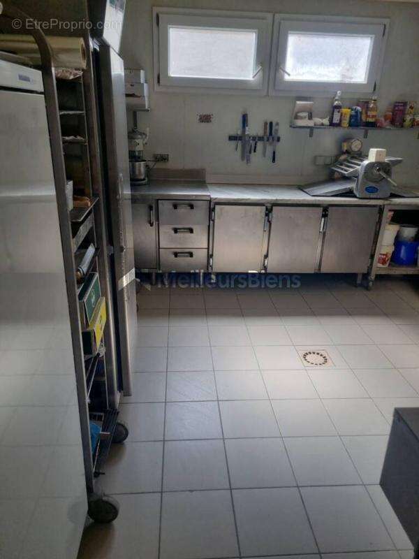 Commerce à BEAUJEU-SAINT-VALLIER-PIERREJUX-ET-QUITTEUR