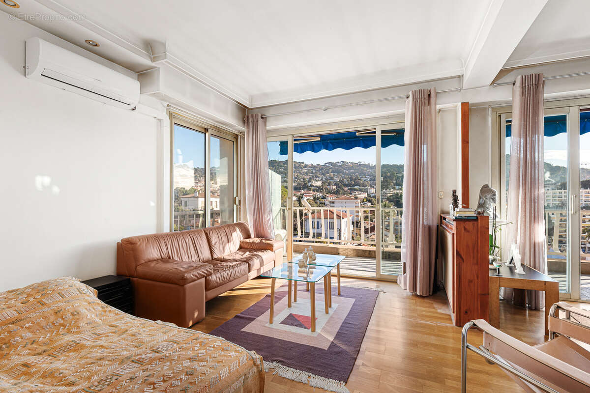 Appartement à LE CANNET