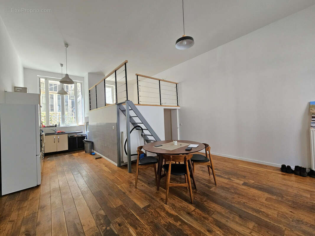 Appartement à PARIS-14E