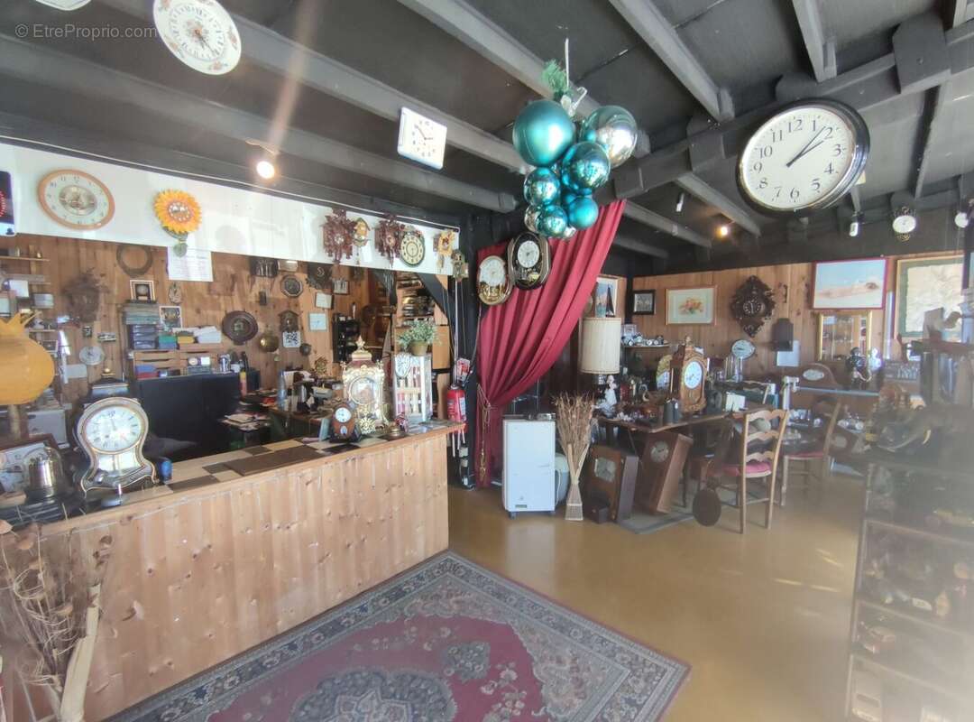 Commerce à MONTCARET