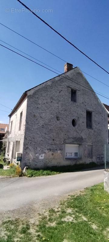 Maison à ARTONGES