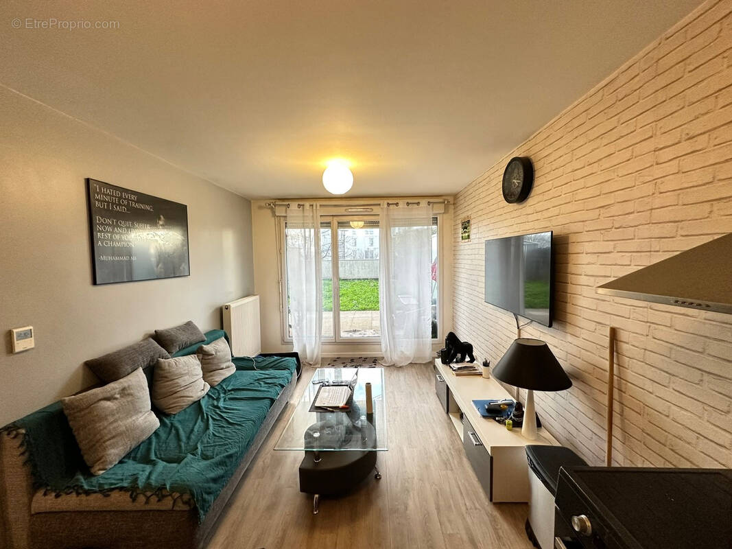 Appartement à COURCOURONNES