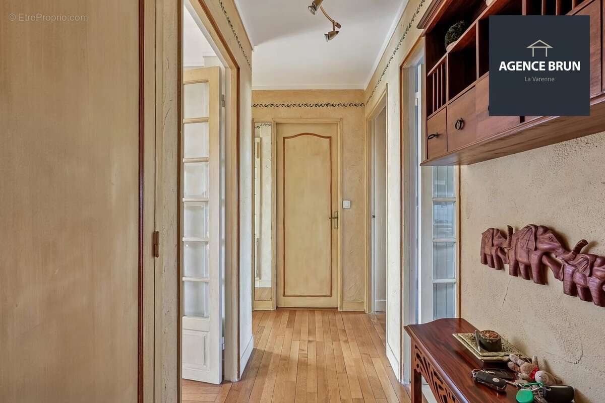 Appartement à SAINT-MAUR-DES-FOSSES