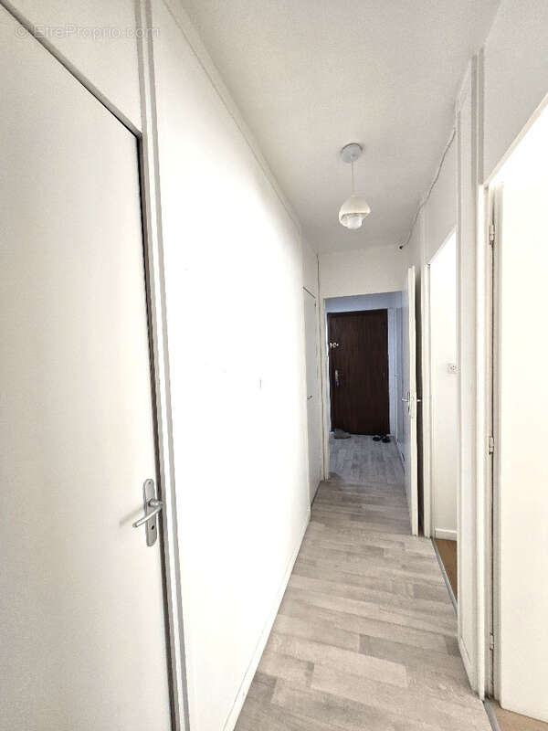 Appartement à PIERRE-BENITE