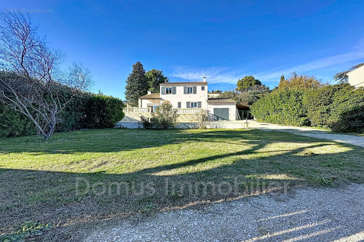 Maison à CHATEAUNEUF-DE-GADAGNE