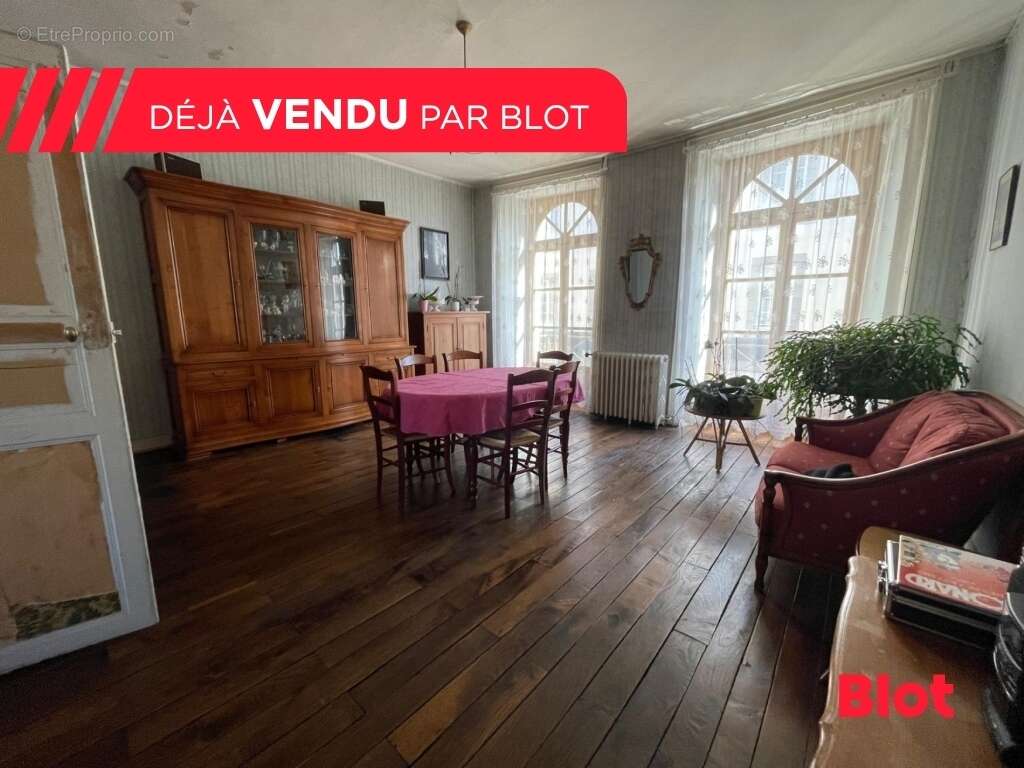 Appartement à ARGENTRE-DU-PLESSIS