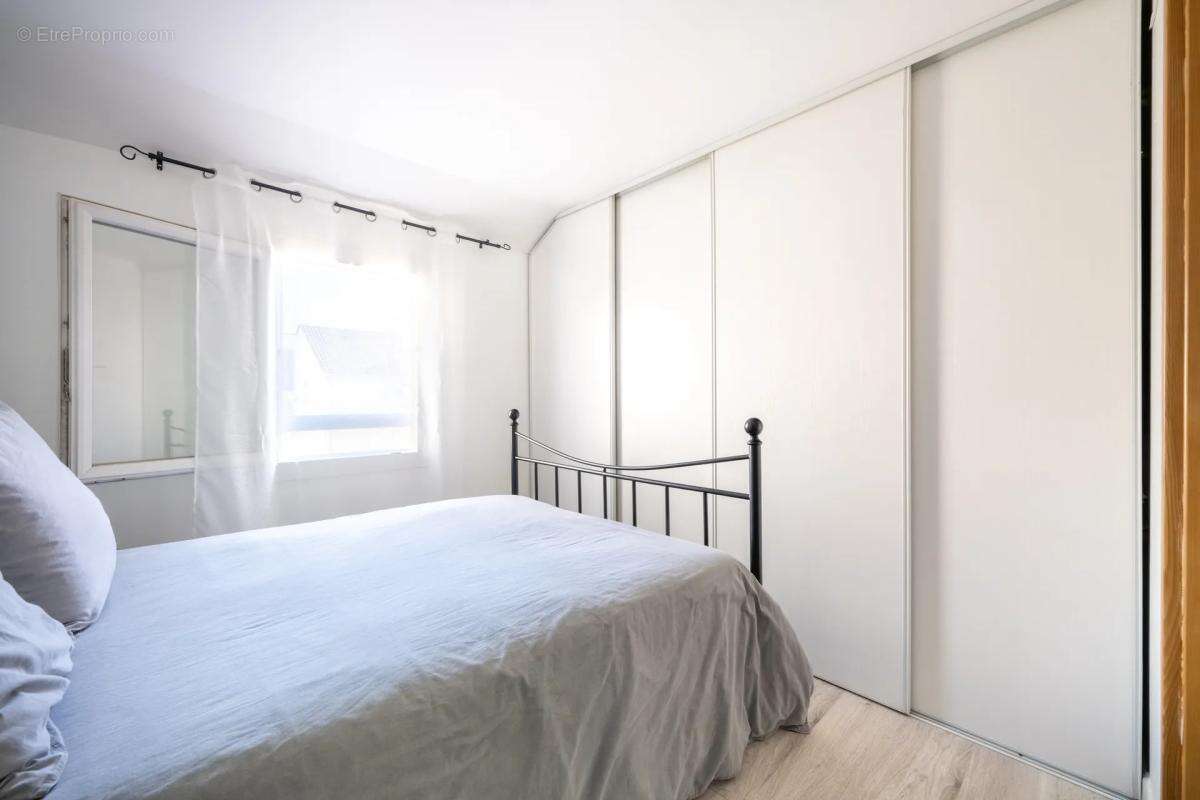 Maison à JOUY-LE-MOUTIER