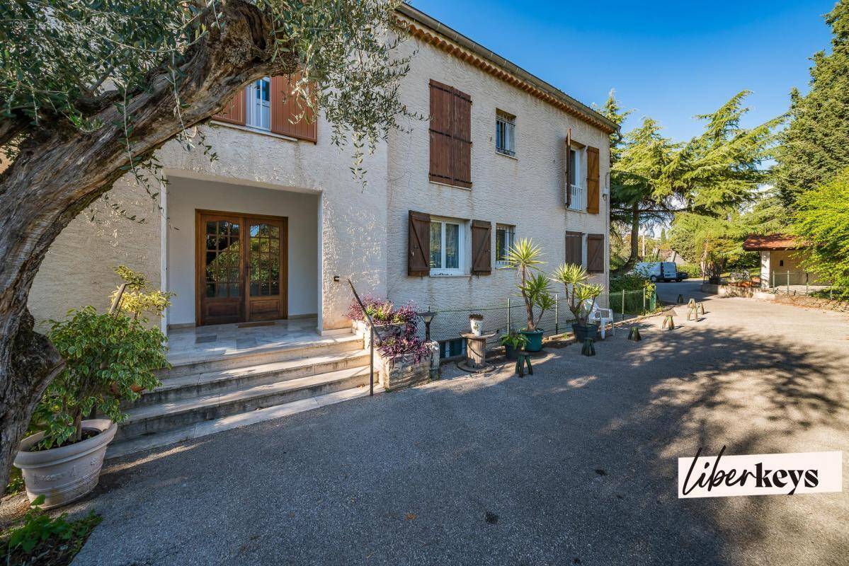 Appartement à MOUGINS