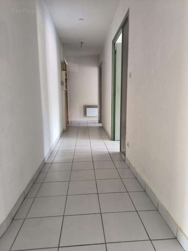 Appartement à SAINT-JEAN-DE-MUZOLS