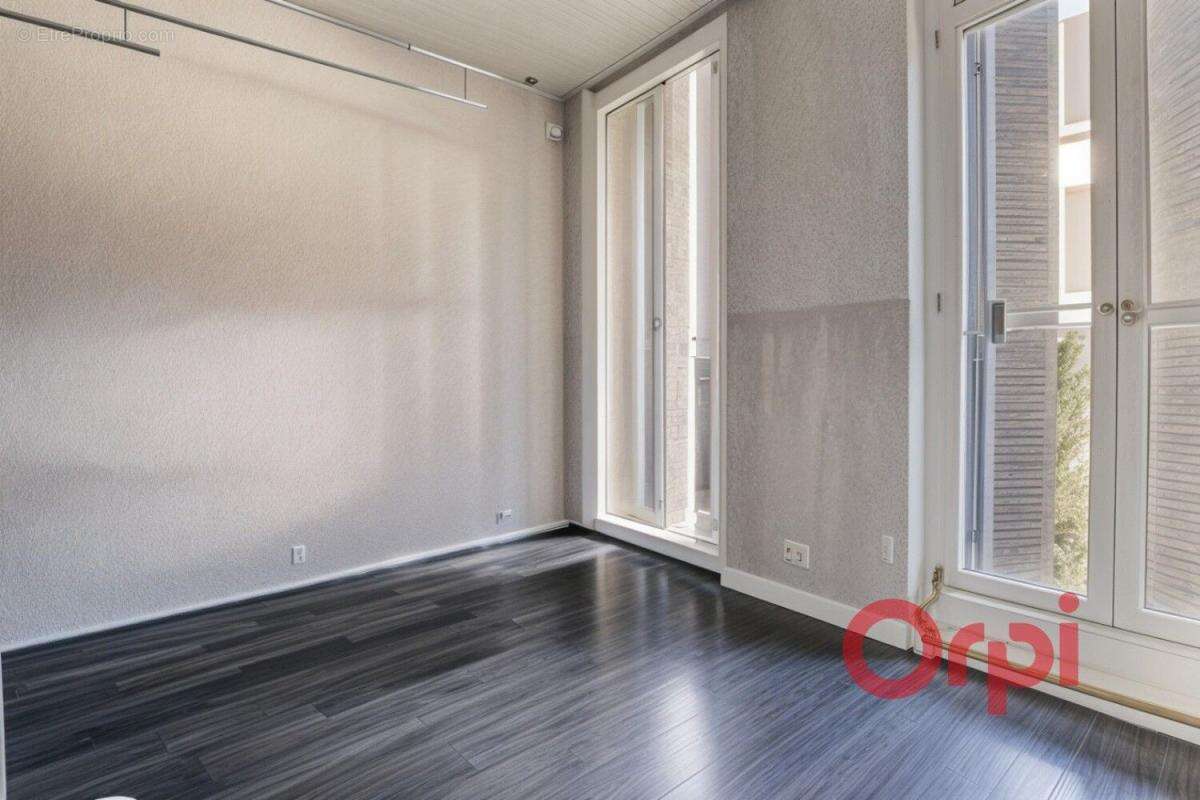 Appartement à MARSEILLE-7E