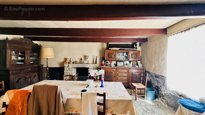 Maison à CAST