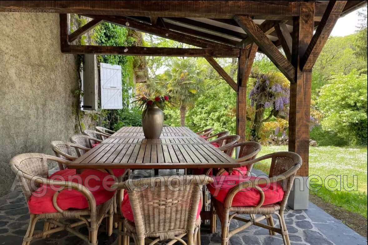 Maison 270 m² à Montjoie-En-Couserans  - photo 3