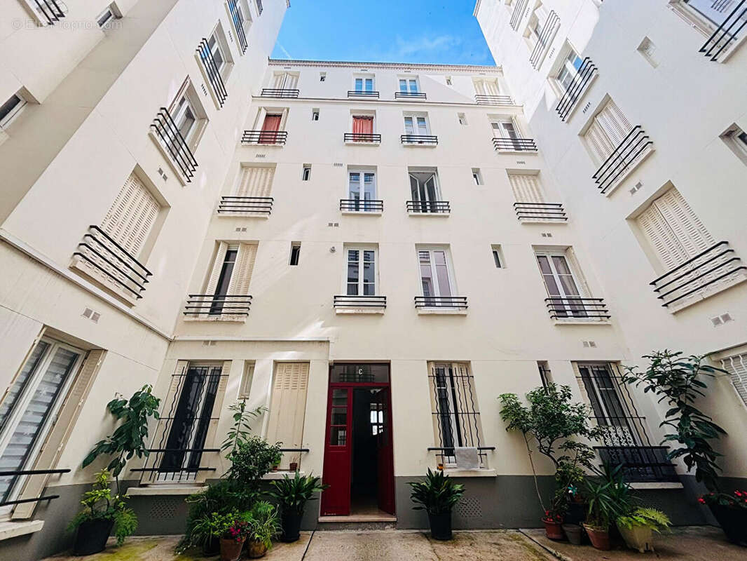 Appartement à PARIS-14E