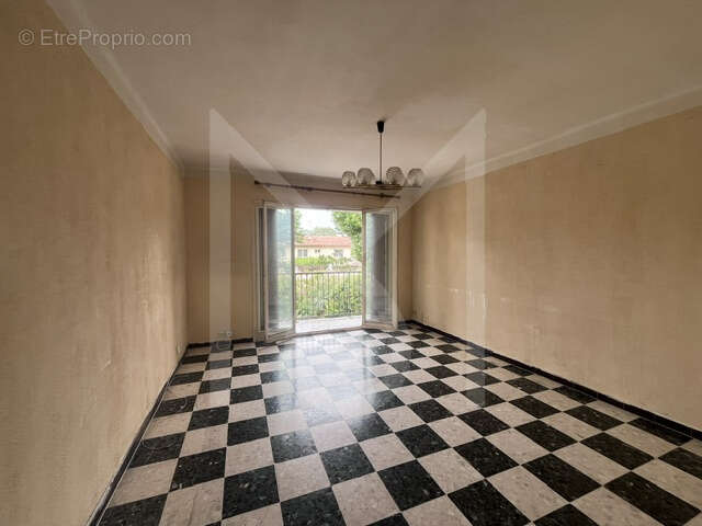 Appartement à PEYROLLES-EN-PROVENCE