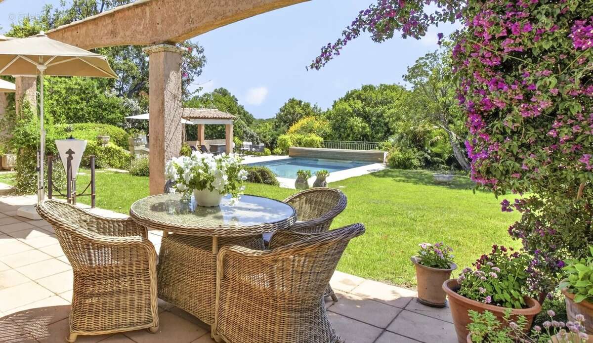 Maison à VALBONNE