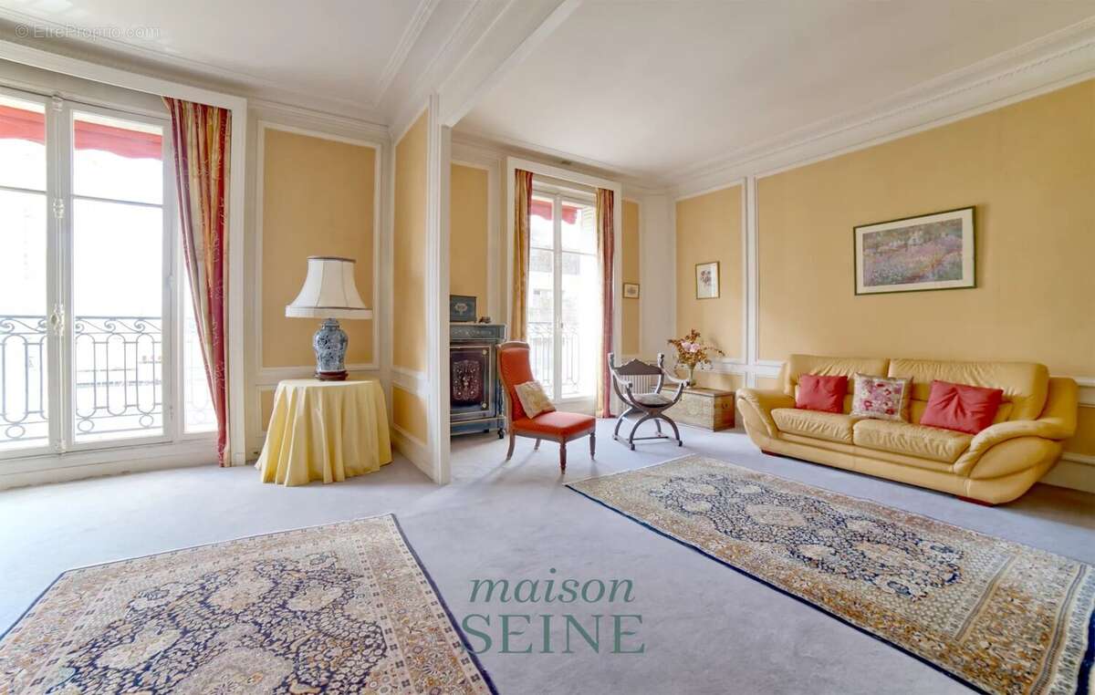 Appartement à NEUILLY-SUR-SEINE