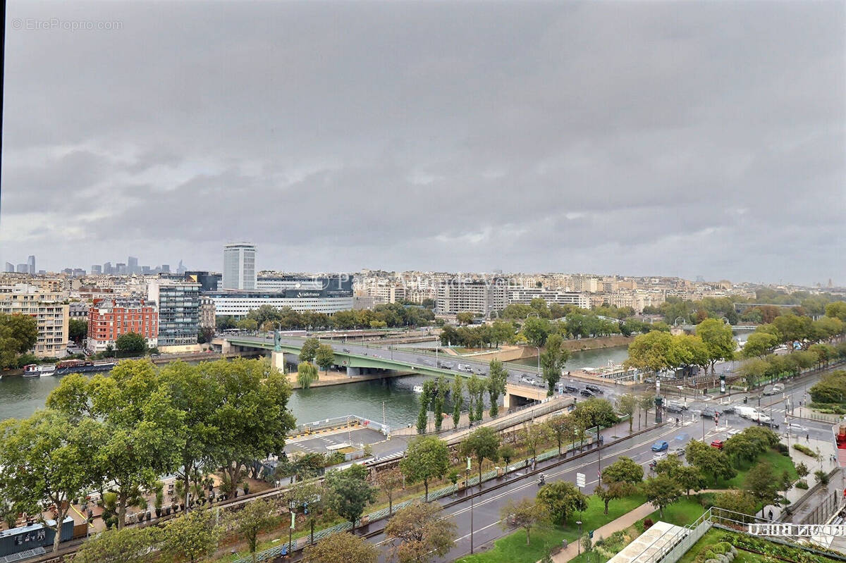 Appartement à PARIS-15E