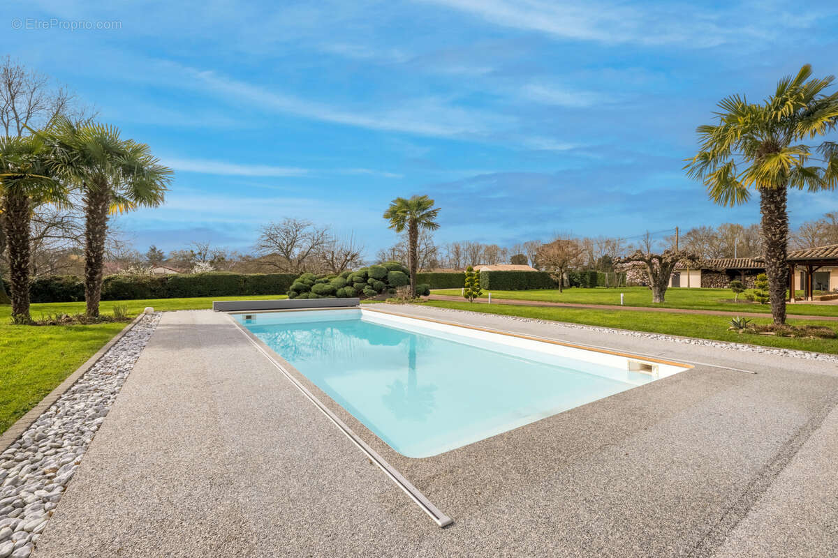 Maison à CHARNAY-LES-MACON