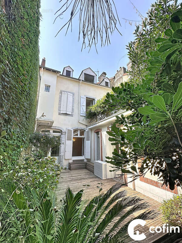 Maison 250 m² à Tarbes  - photo 4