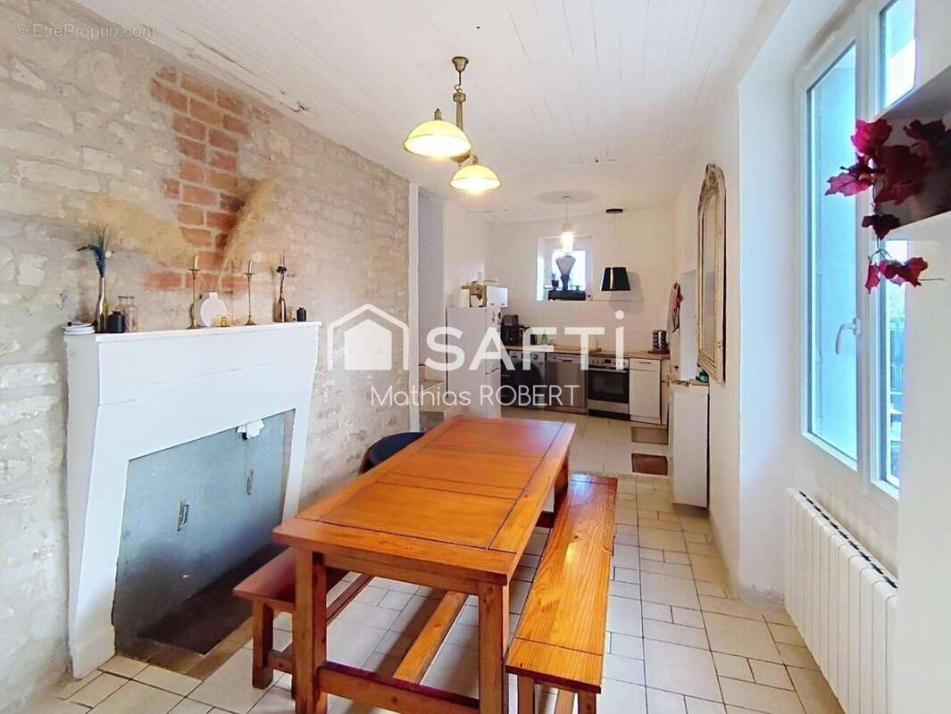 Maison 85 m² à Aussac-Vadalle  - photo 4