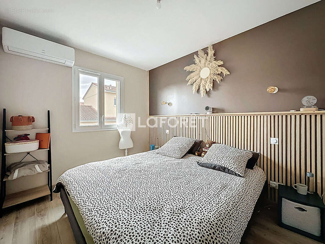 Maison à CHANOZ-CHATENAY