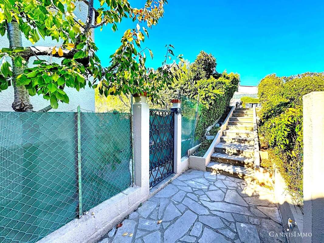 Appartement à PEGOMAS