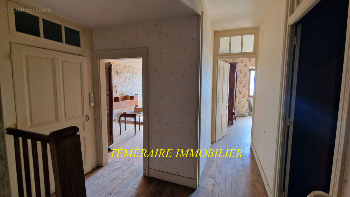 Champagnole 10 mins - Ancienne ferme de 174m2 - photo 12