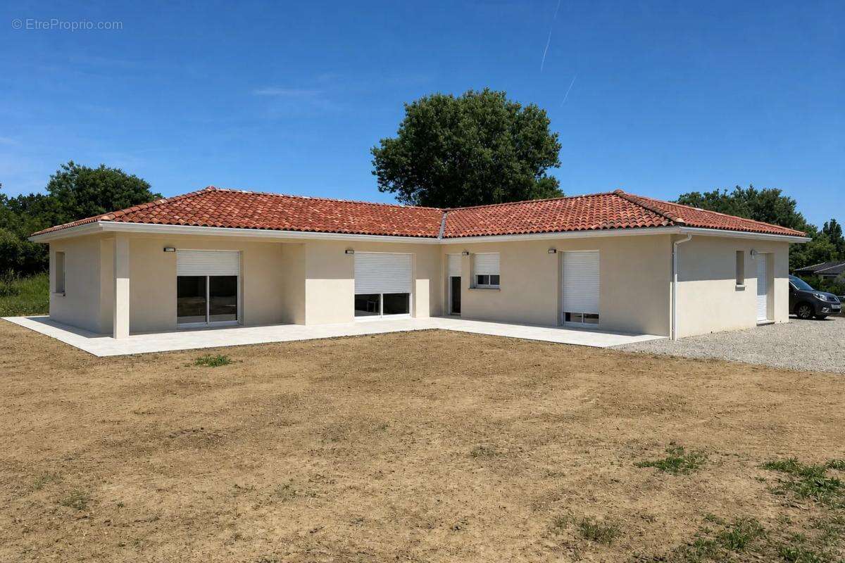 Aussonne - Maison contemporaine 6 pièces de 159 m² - photo 2