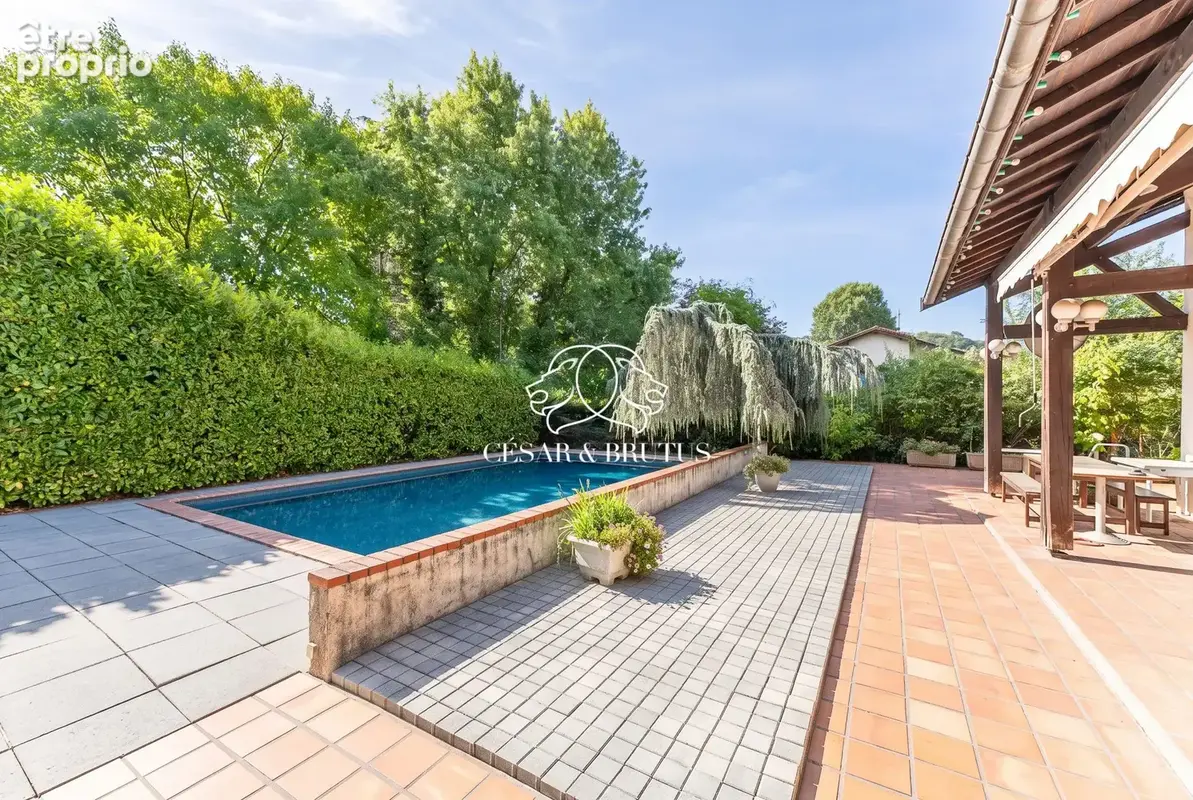 Maison 215 m² à Collonges-Au-Mont-D'or  - photo 4