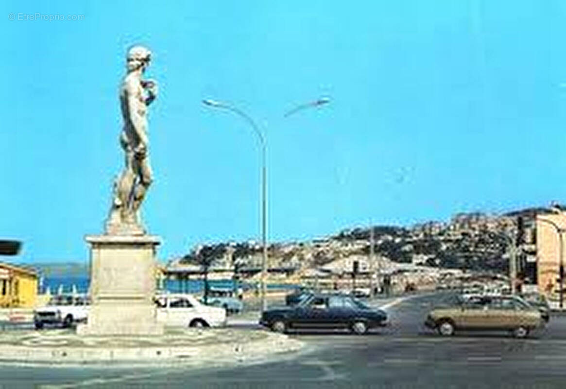 Autre à MARSEILLE-8E