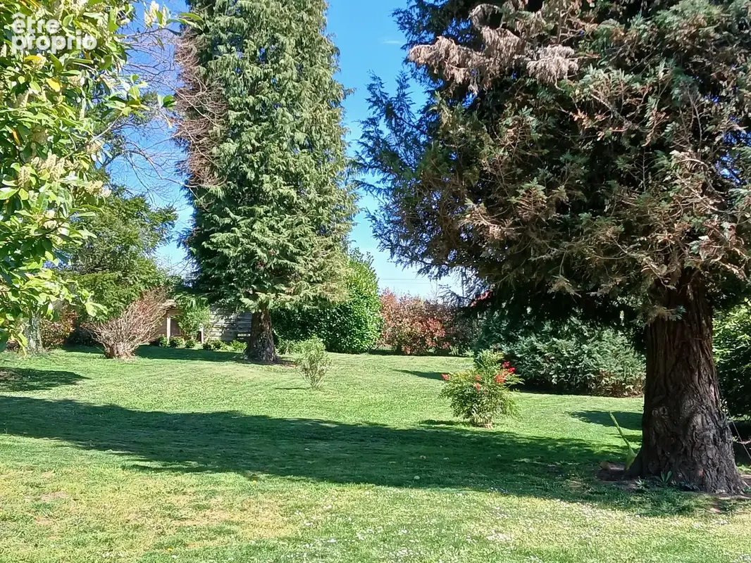 A 20 mn de limoges, cette bâtisse de 140m2 offre charme & confort sur 2500m2 - photo 18