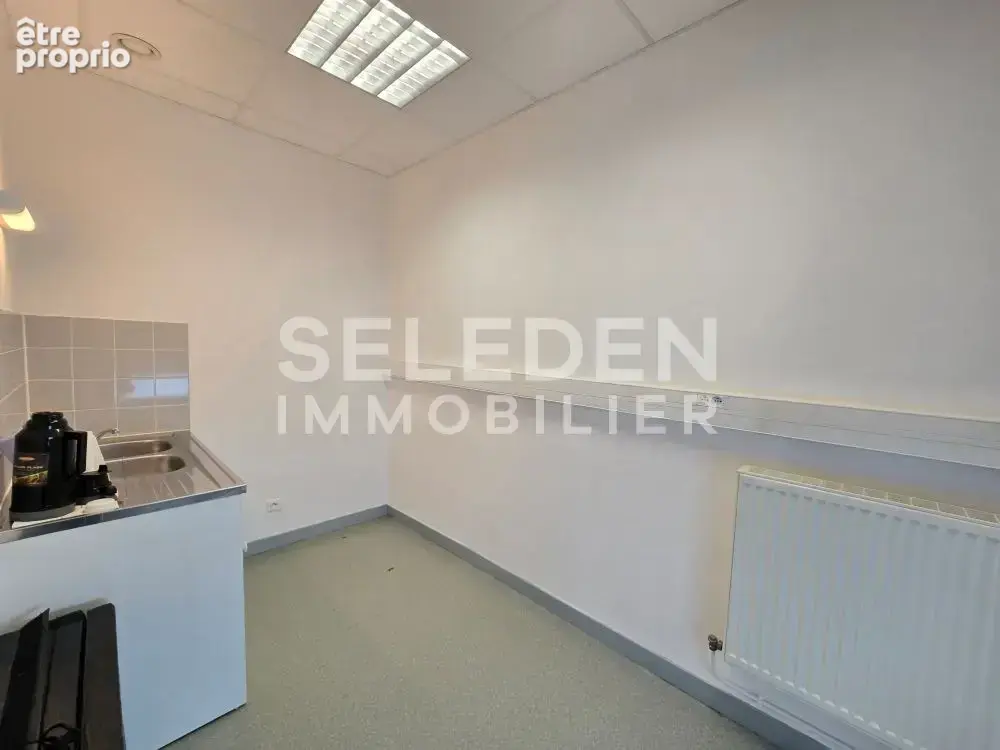 Local professionnel de 92m2 à LOOS EN GOHELLE - photo 5