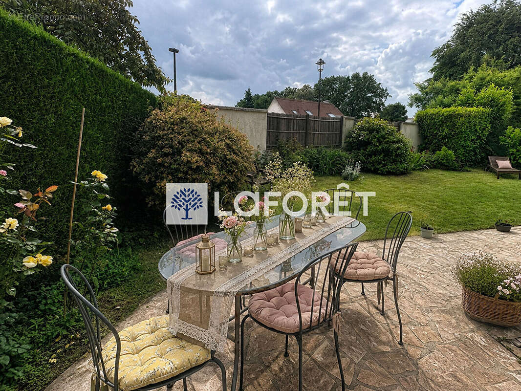 Le charme d'une grande maison familiale baignée de lumière - photo 10
