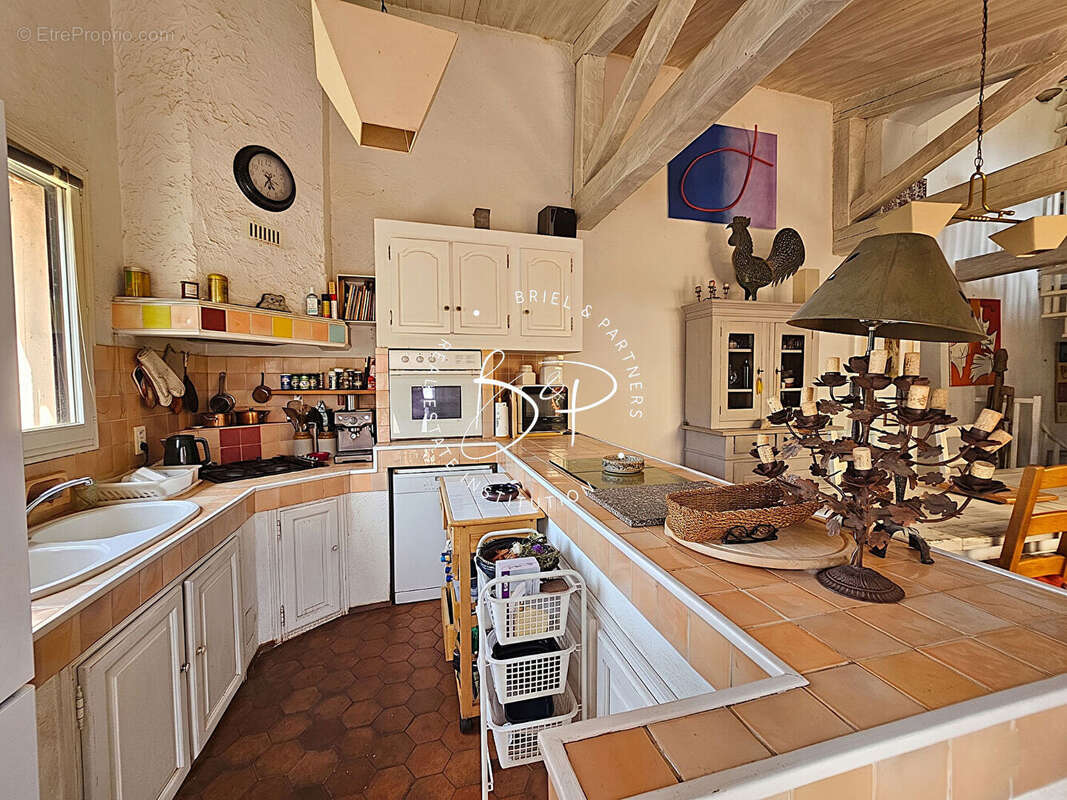 Proche Lorgues, Maison de hameau pleine d'âme avec vue imprenable sur les vignes - photo 9