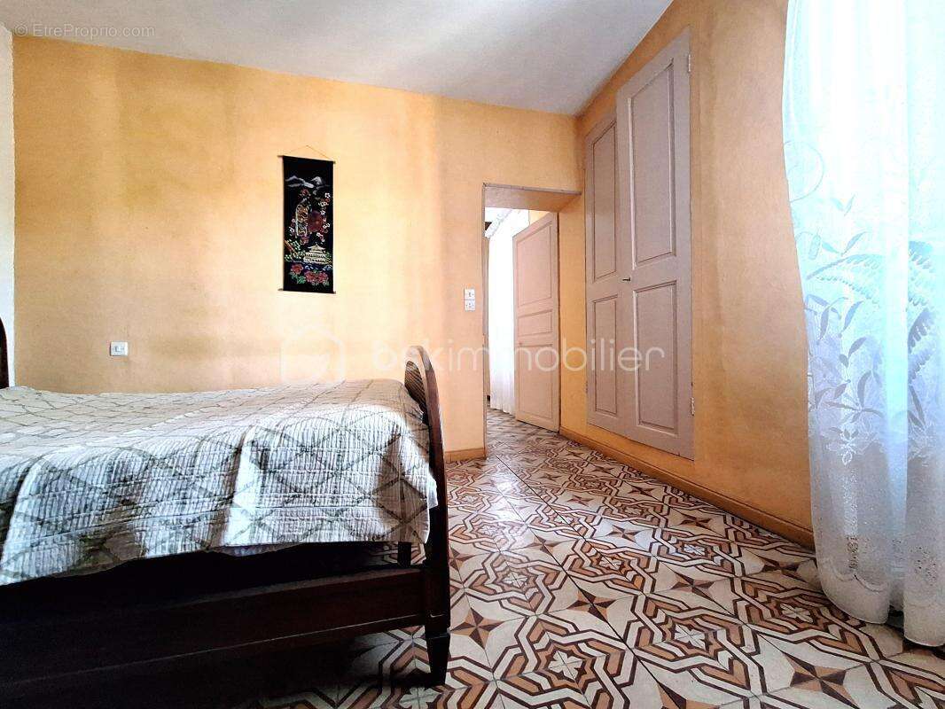 Maison de village - fort potentiel - 88 m2 - 3 chambres - cellier - grenier amenageable - terrasse - photo 20