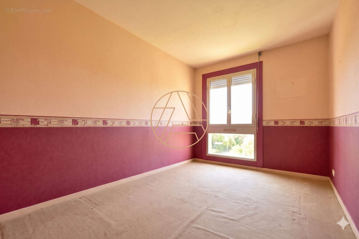 Appartement à SAINT-MAUR-DES-FOSSES