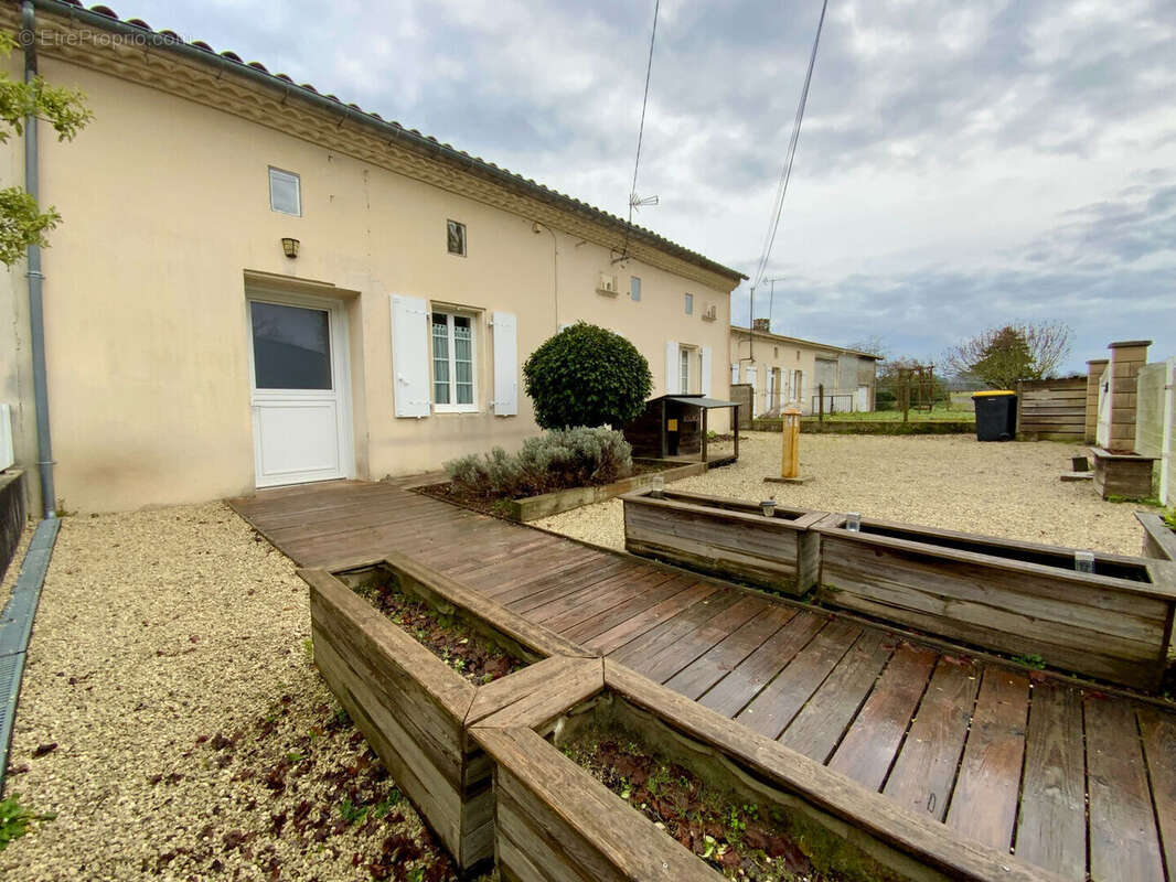 Maison à MIRAMBEAU