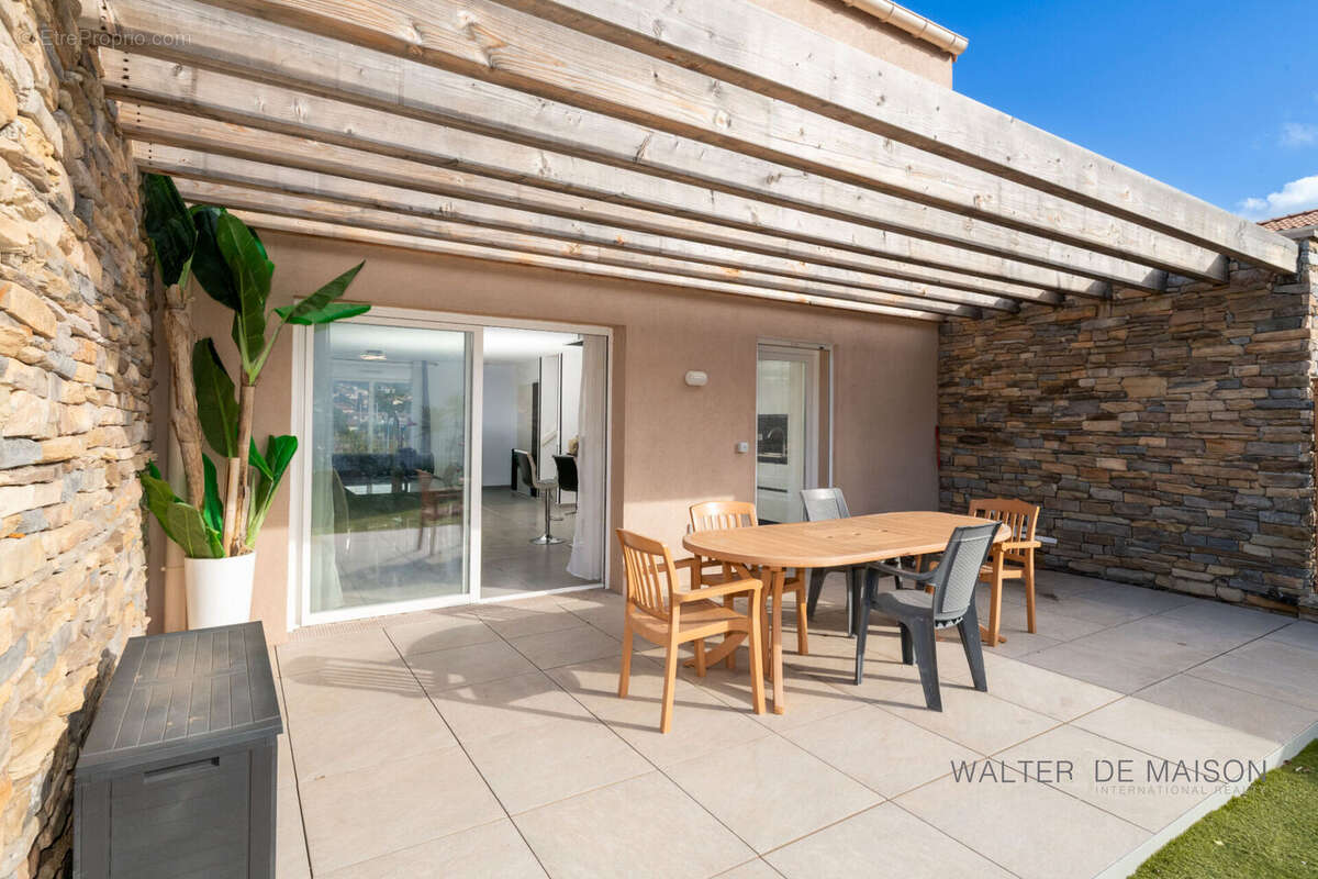 Maison à CARQUEIRANNE