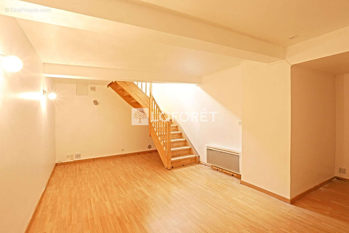 Appartement à PARIS-14E